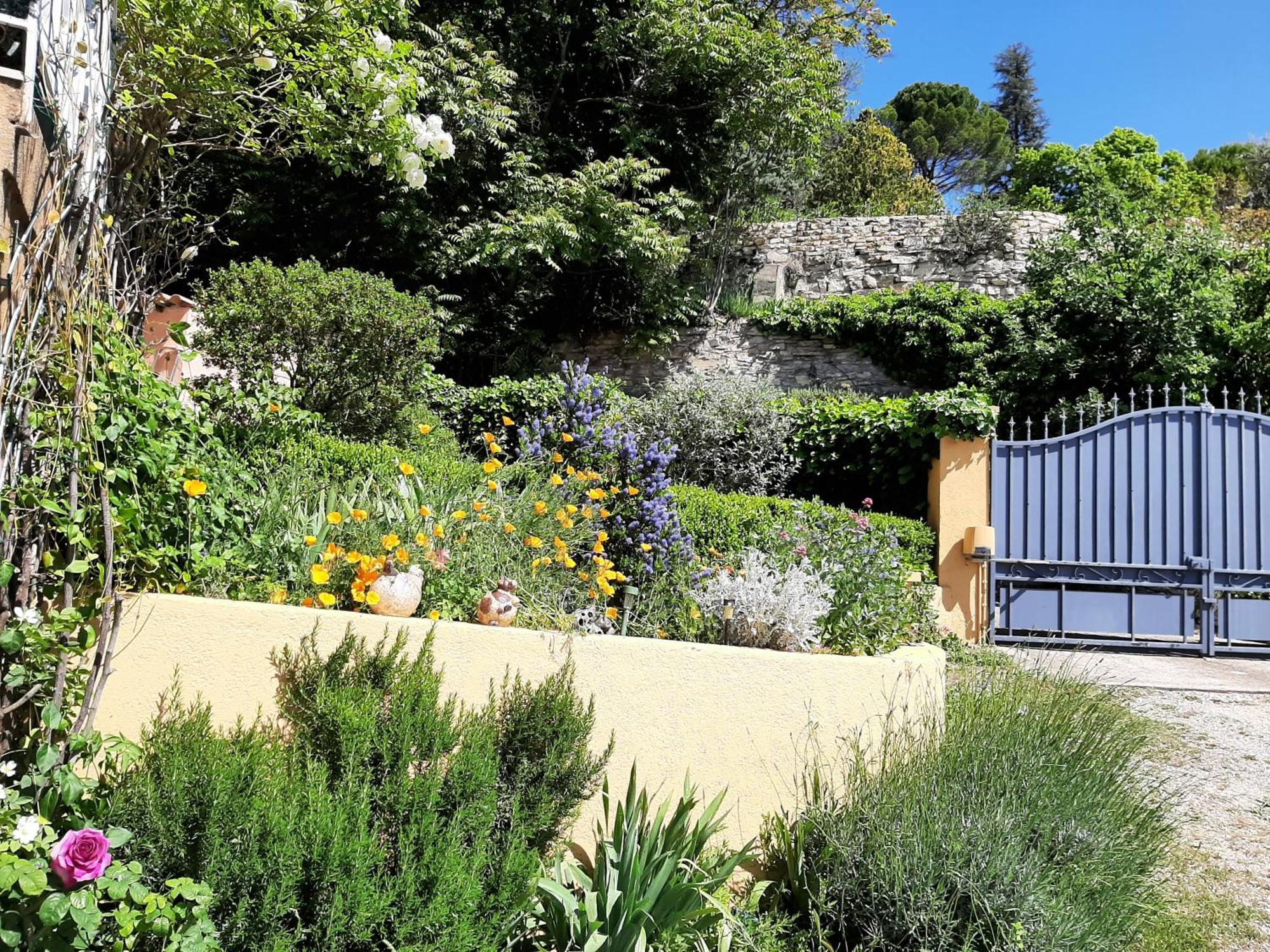 T.Belle Vue Panoramique Au Coeur Du Luberon 40M2 + Pergola . Jardin. P Διαμέρισμα Apt Εξωτερικό φωτογραφία